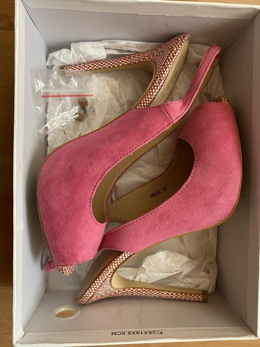 Летни сандали с ток