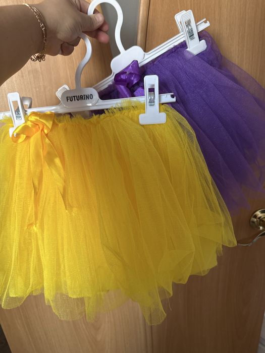 Продам платье на 3-5 лет,