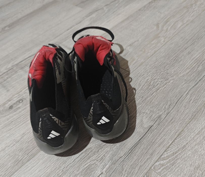 Футбольные бутсы Adidas Predator