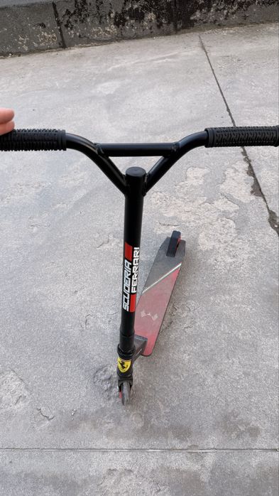 Детски тротинетки Ferrari