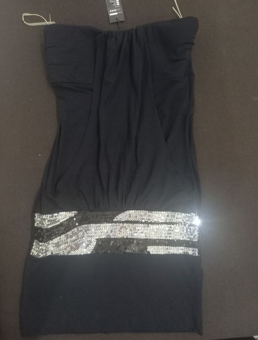 Елегантна черна рокля