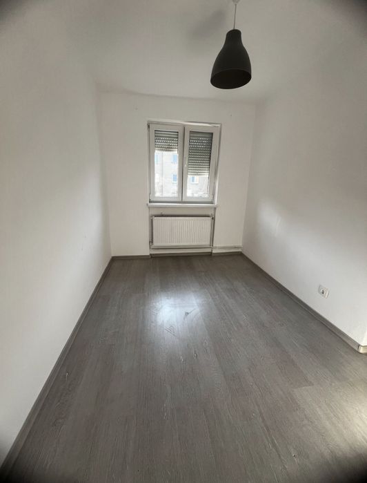 Apartament cu 3 camere et3 Sebes str MKogalnicdsnu