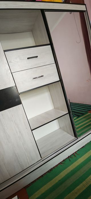 Продаётся б/у спальный гарнитур