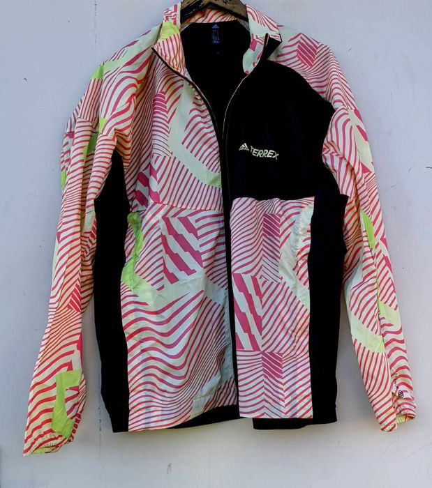 Adidas Terrex оригинална дамска горница тип ветровка Л размер