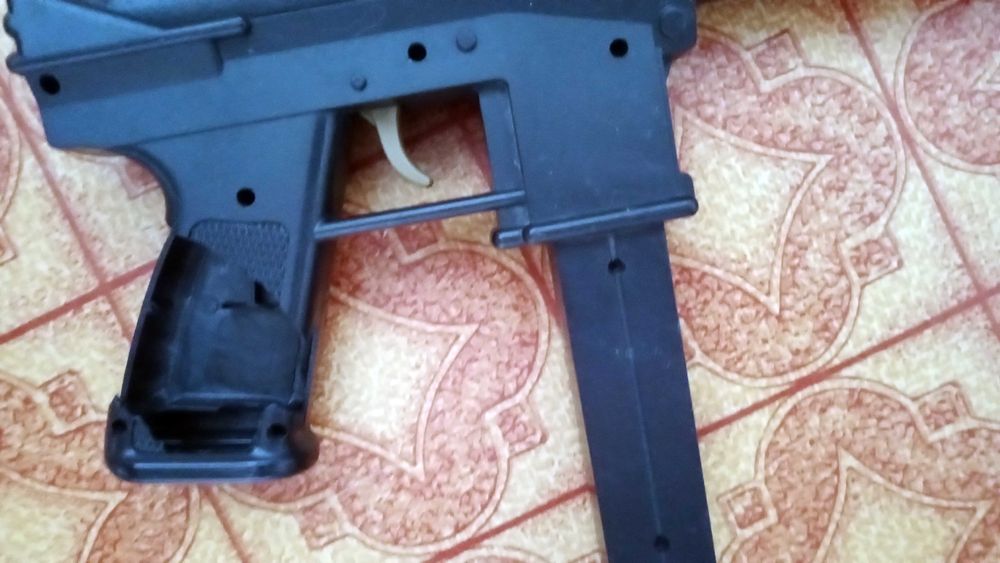 Игрушечный автомат