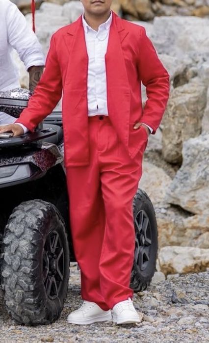 Мъжки червен КОСТЮМ!