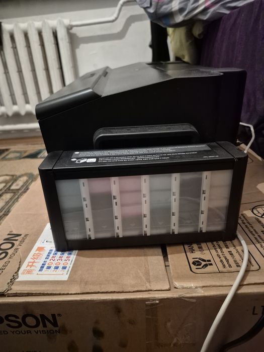 Прдам EPSON L1800