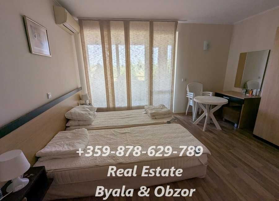 Тристаен апартамент на първа линия в гр.Обзор