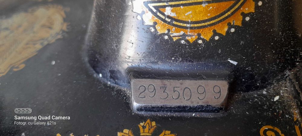 Masina de cusut veche, functionala, Naumann