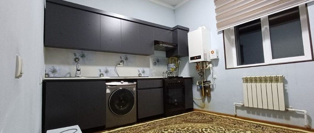 Oasis market tomonda 3 xonalik uy sotiladi