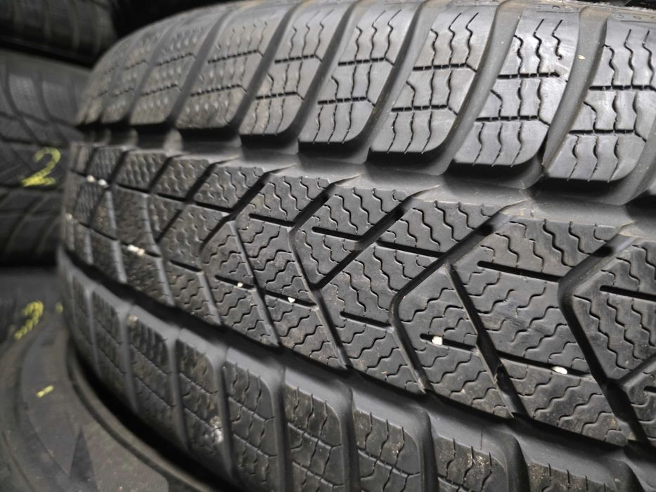 4бр Зимни гуми 225 60 18 - Pirelli