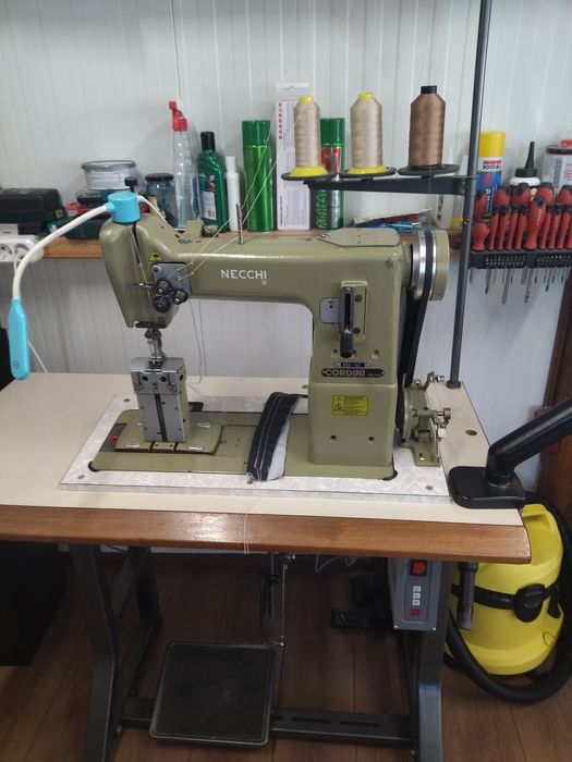 Професионална двуиглова шевна машина