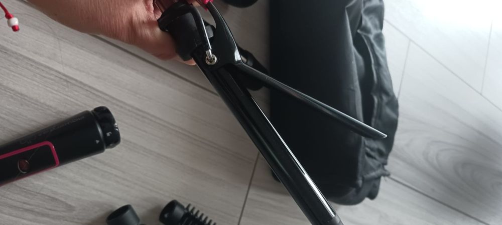 Ondulator si placa creponat parul