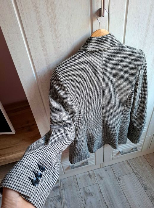 Ново дамско сако MANGO