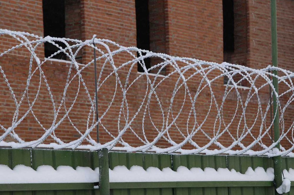 Егоза колючая проволока в наличии производство