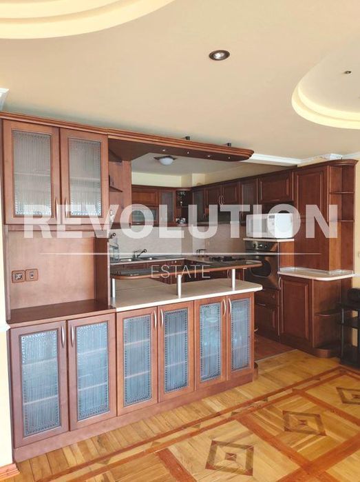 Дава се под наем Тристаен апартамент в Варна, Лятно кино Тракия - 115 кв.м за 800 € - Снимка #2