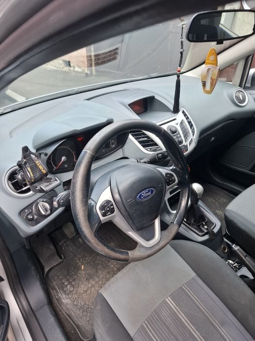 FORD Fiesta 2010 — imagine 2