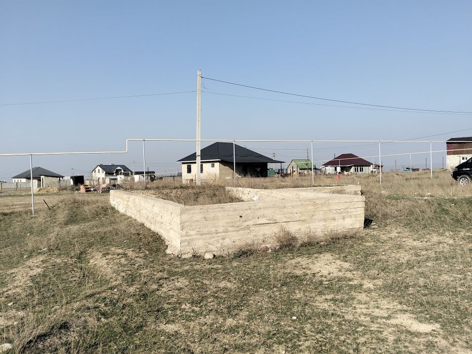 Продам срочно участок с фундаментом  9.10