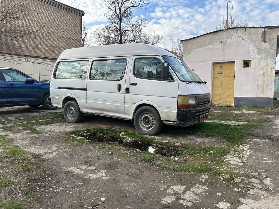 Тойота Хайс с высокой крышей! Большая редкость!