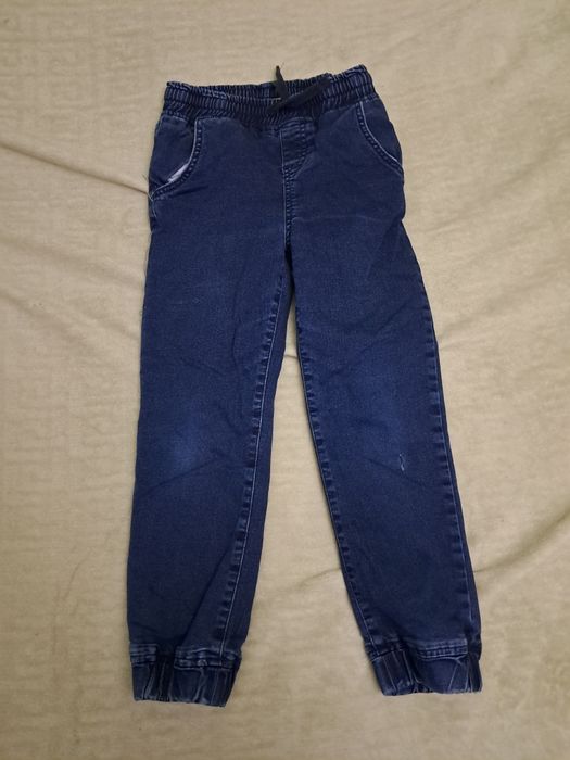 Продам вещи на мальчика от 6 до 8 лет