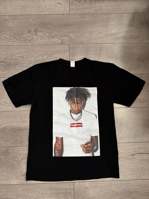 Черна тениска на Supreme със принт на Nba YoungBoy