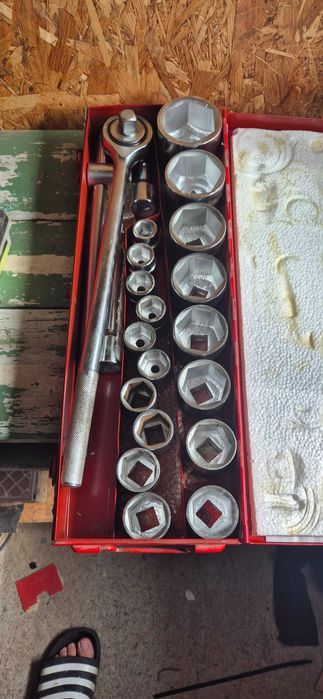 Trusa chiei tubulare