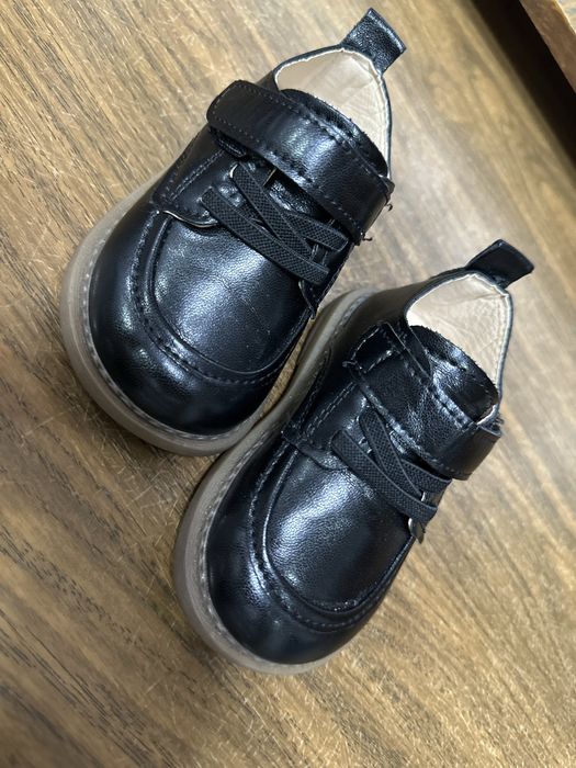 Продам туфли на мальчика