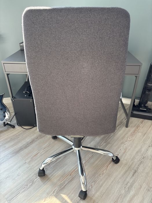 Офис стол в сив цвят