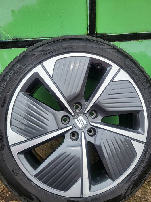 Оригинални джанти 18ки SEAT Leon FR 2021 7,5J ET46 с летни гуми 225 45