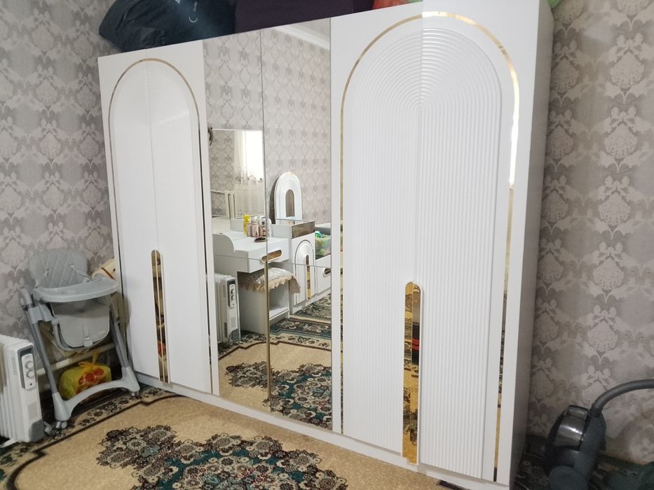 Спальный гарнитур