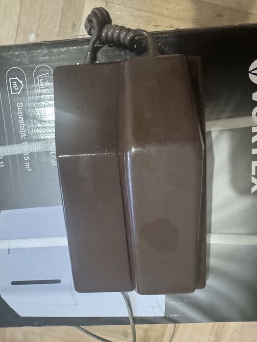 Vand 2 telefoane vechi cu disc