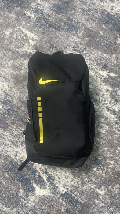 nike elite bag v2, black gold