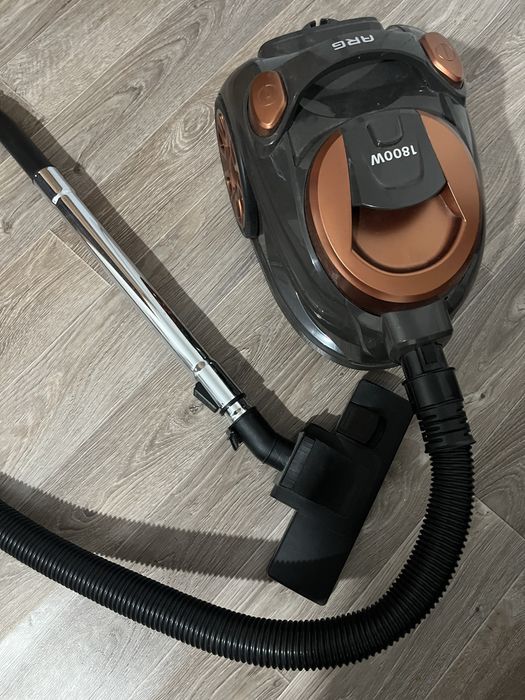 Продам рабочий пылесос
