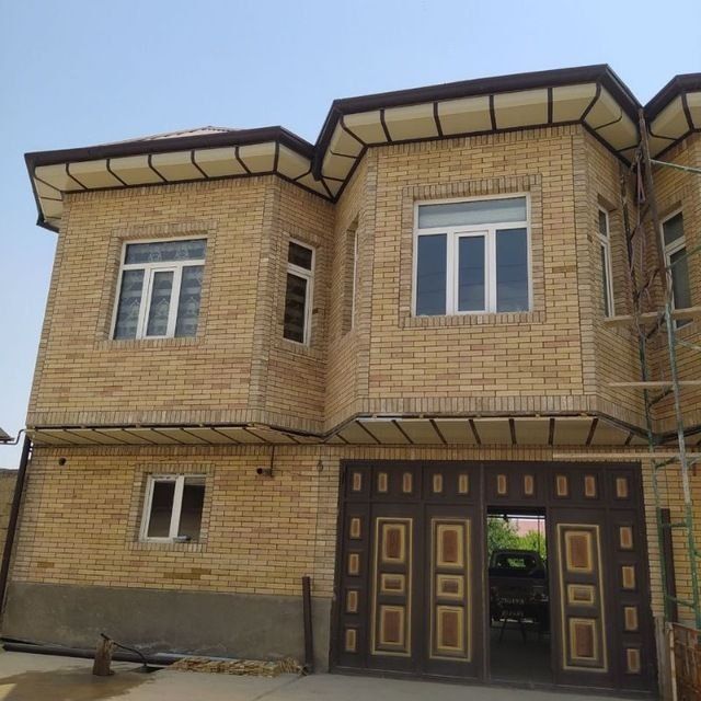 Nekalay gʻisht yopishtiramiz fasatni