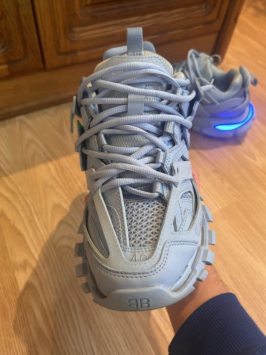 Balenciaga track led