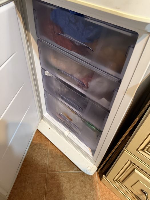 Холодильник бирюса