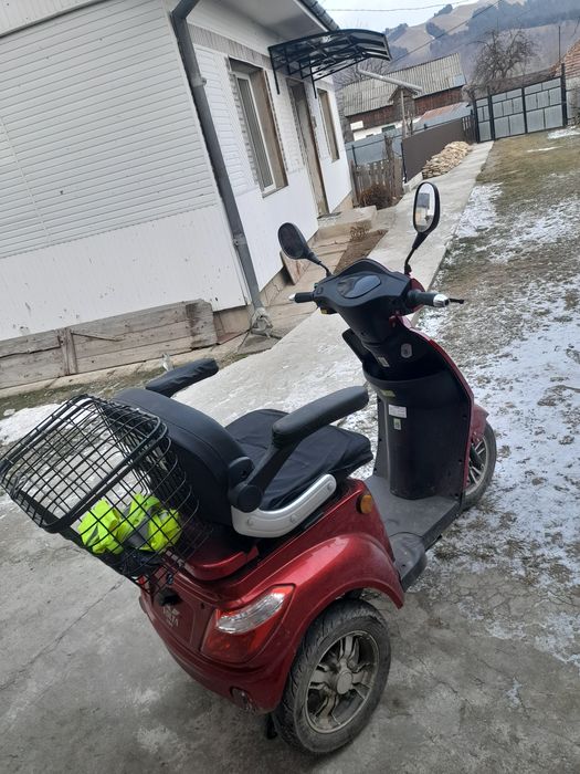 De vanzare: motociclu volta