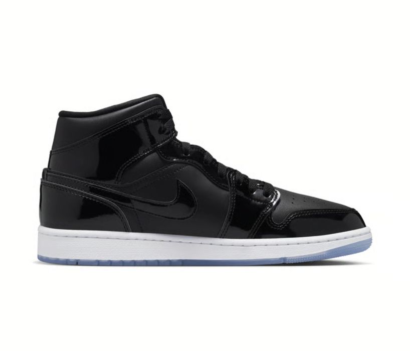 Air Jordan 1 mid se space jam .