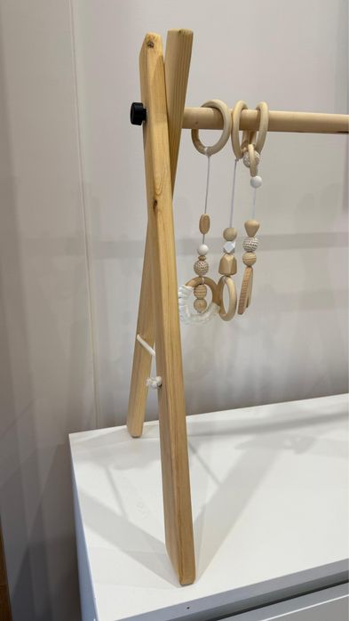 игрушка стойка-подвеска монтессори