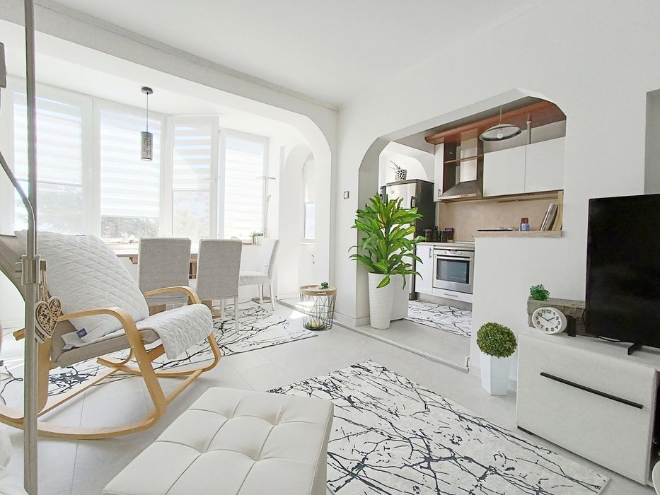 Продава се Тристаен апартамент в Варна, Базар Левски - 82 кв.м за 3281 €/кв.м - Снимка #4