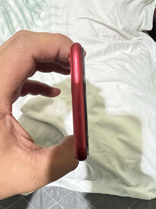 iPhone SE 2020 продается