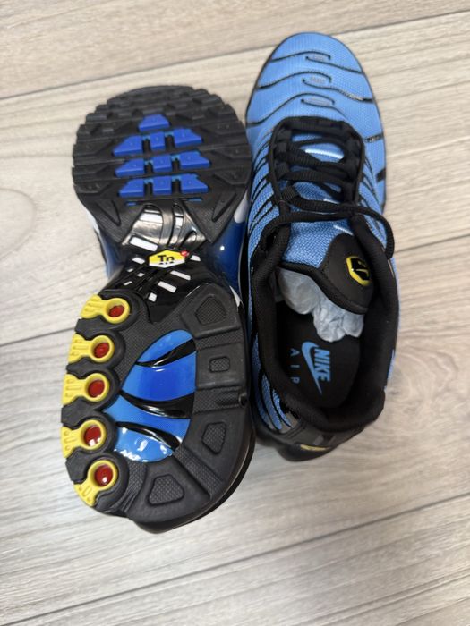 Vand 2 perechi de Nike Tn