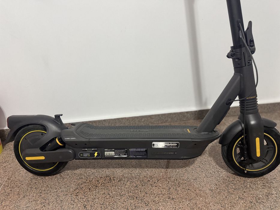 Trotineta electrica Ninebot Max G2