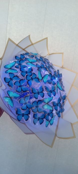 Kapalak buket ko'k rangli