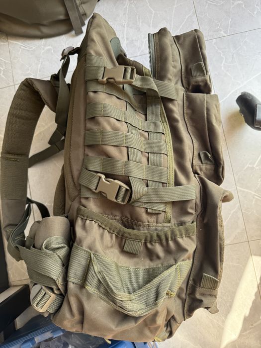 Рюгзак жесткой спинкой