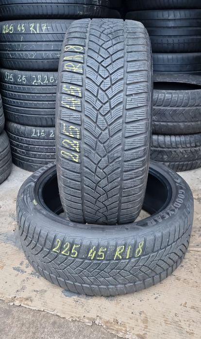 2 Anvelope Good Year 225 45 R18 M/S (iarnă) RUN-FLAT Impecabile.