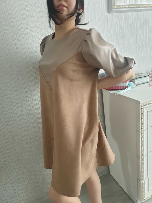 Платье в трендовом цвете