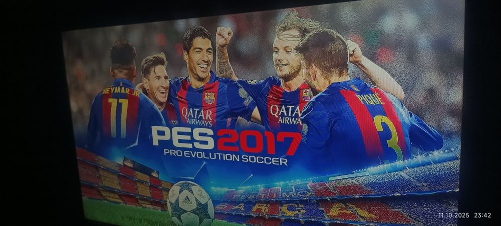 Срочно PlayStation 4 football pes 2017 срочно ориентир 29 мактаб Париж