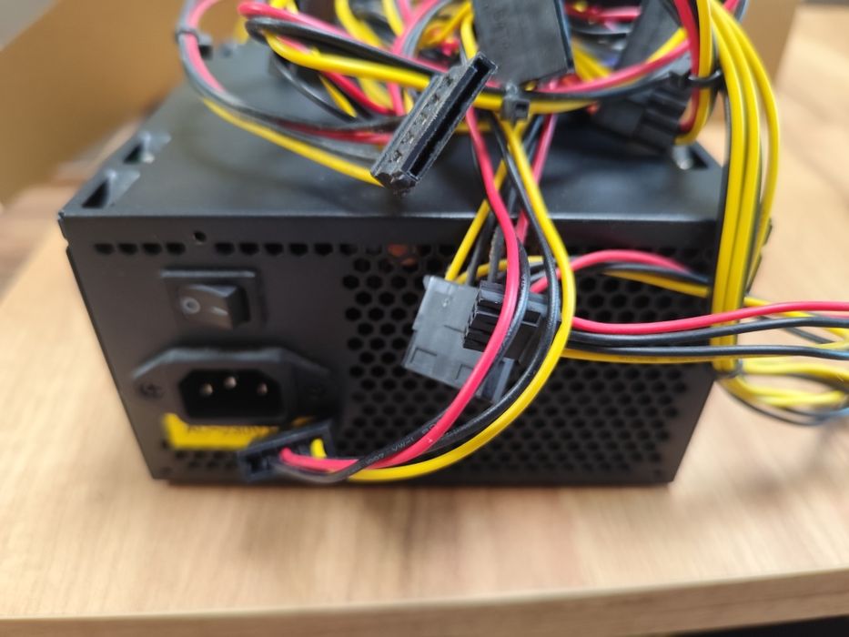 Vând sursă PC Myria 500 w