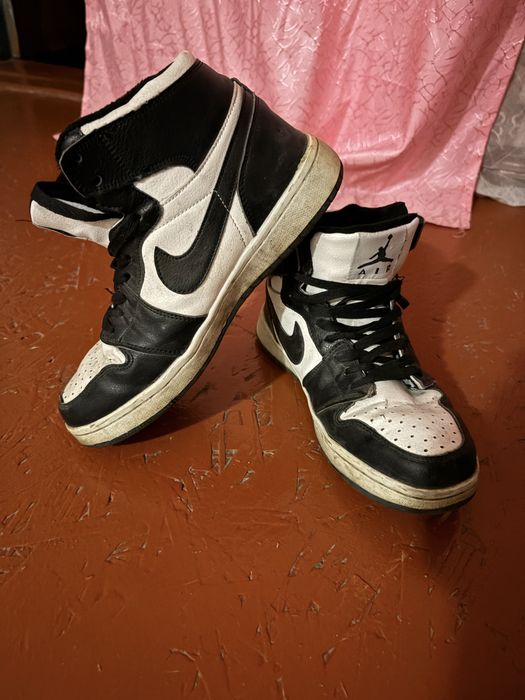 Кросовки черно-белые